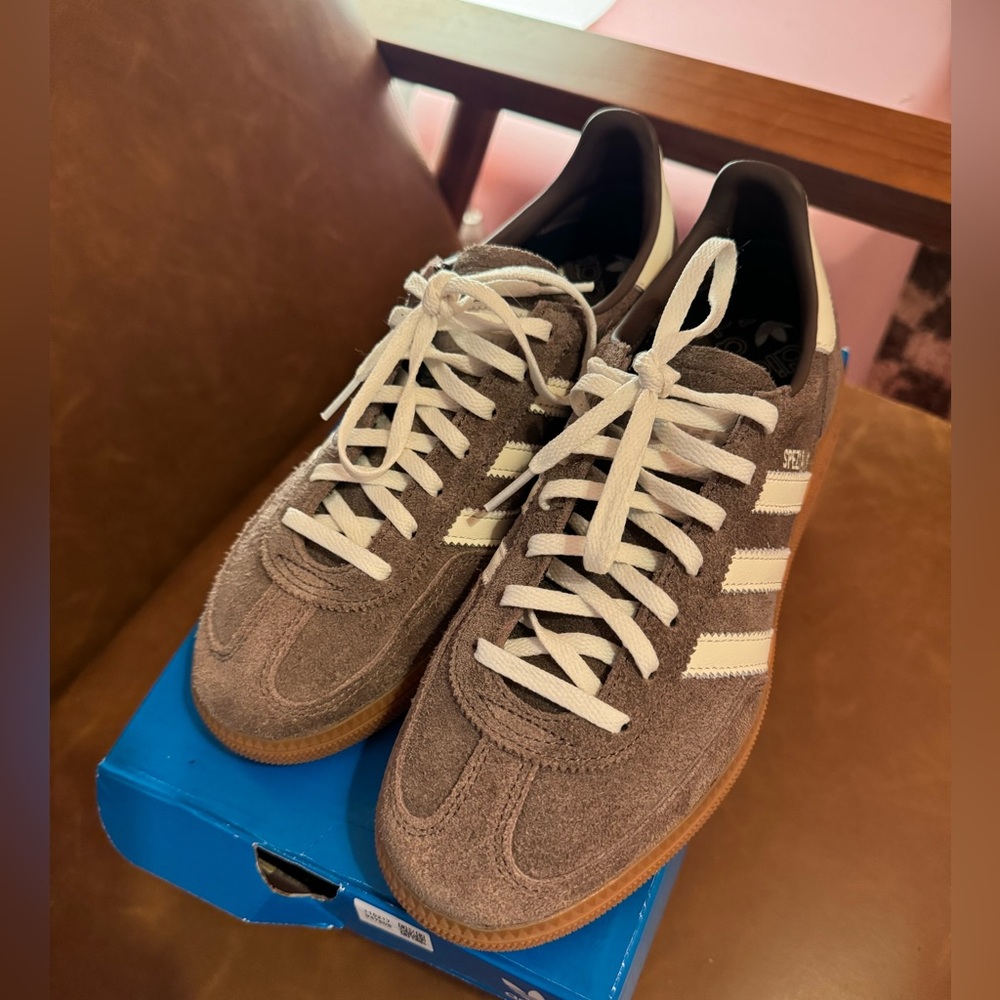 Adidas Handball Spezial Earth Strata Gum (Women's) size 7